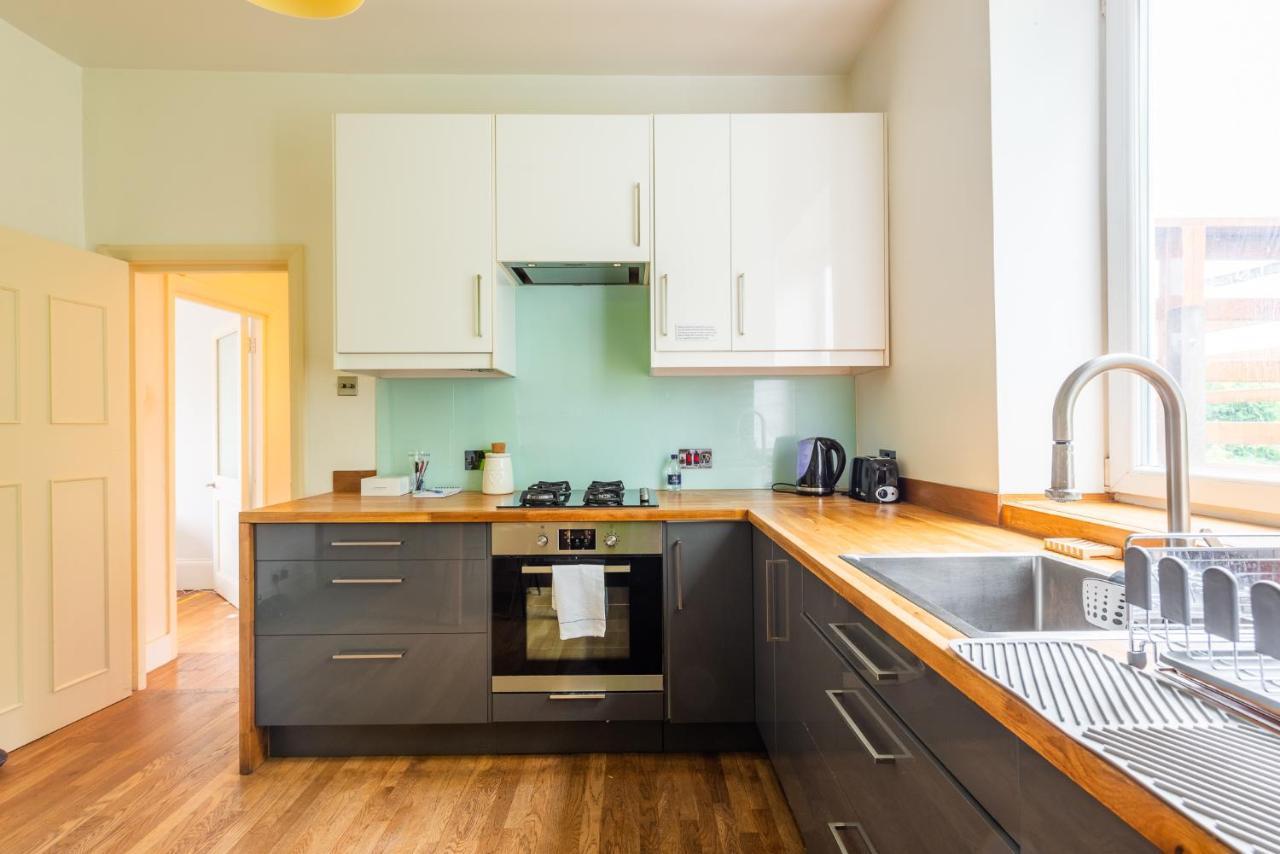 Pass The Keys Charming Duplex Flat By Oval London
