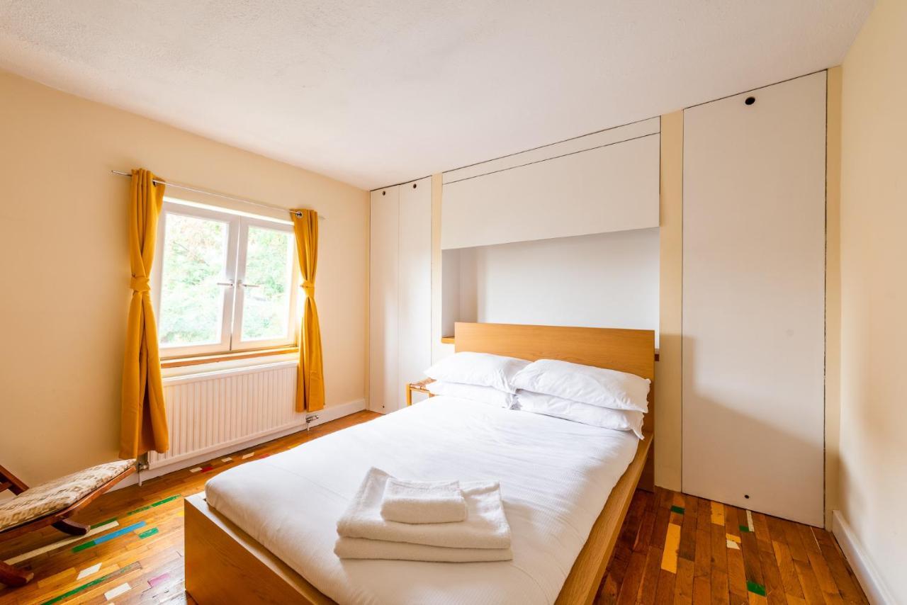 Pass The Keys Charming Duplex Flat By Oval Apartment London