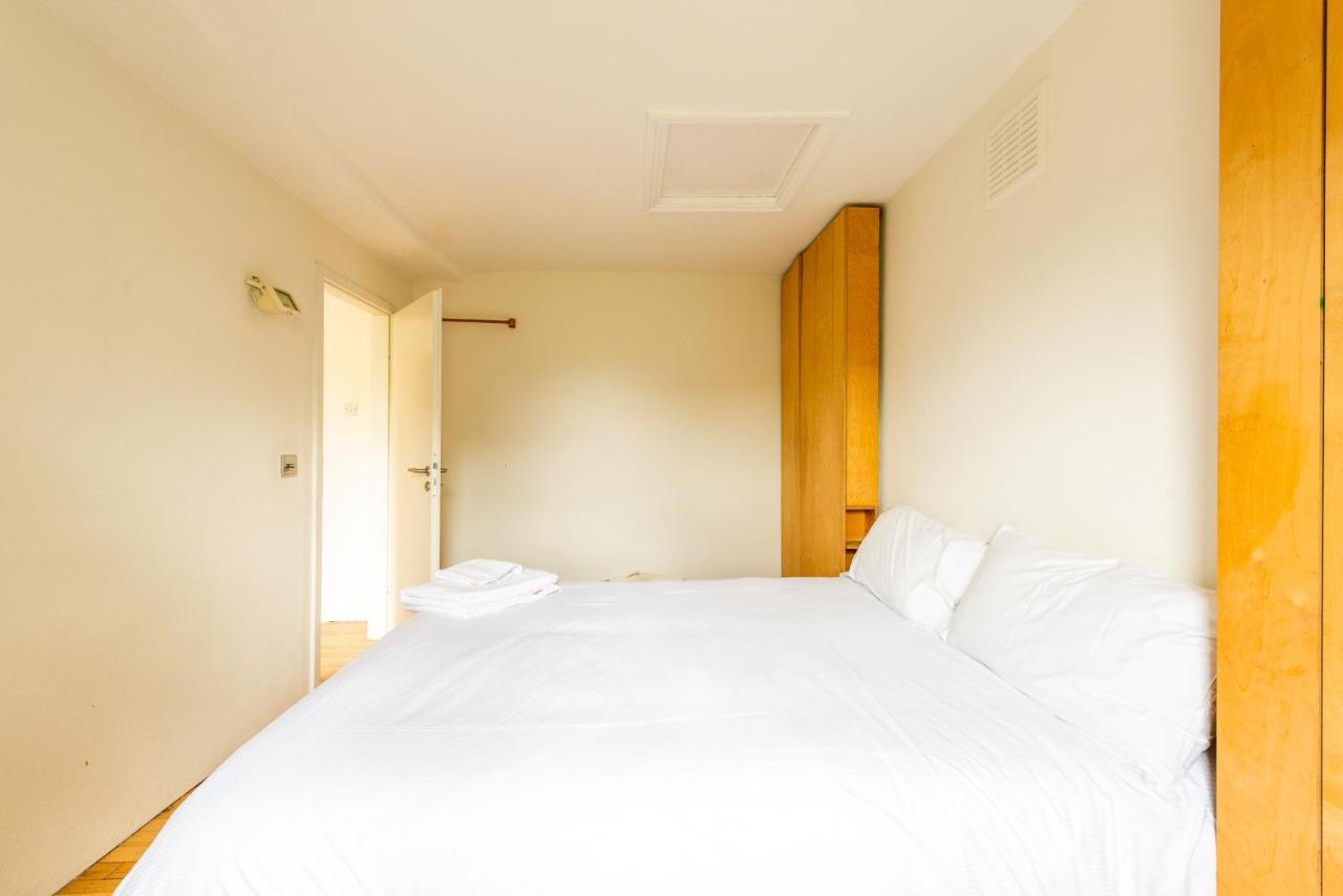 Pass The Keys Charming Duplex Flat By Oval London
