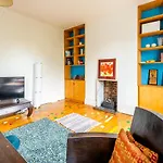 Pass The Keys Charming Duplex Flat By Oval
