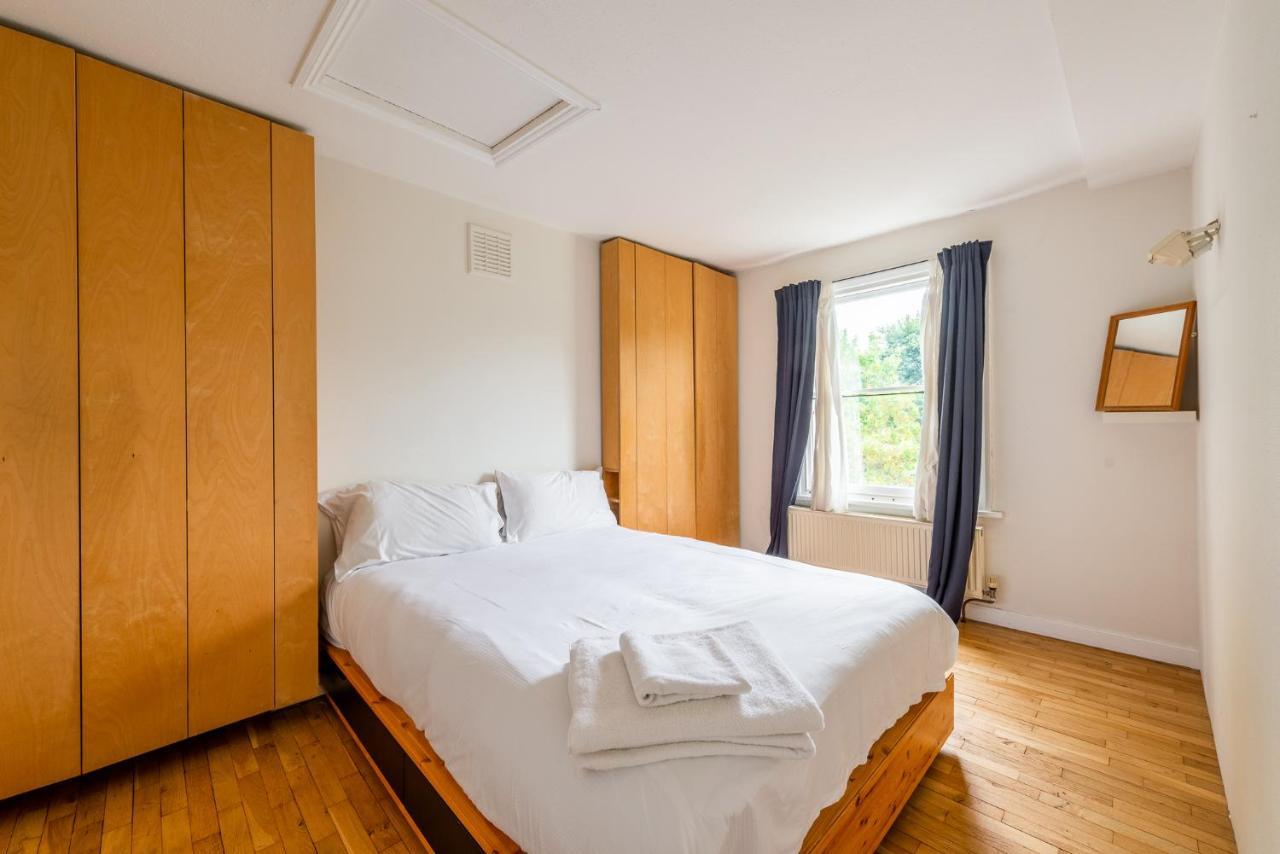 Pass The Keys Charming Duplex Flat By Oval * Londra